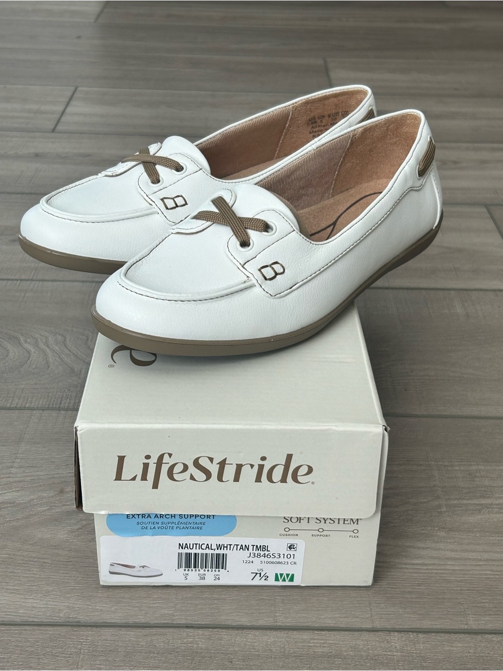 Life Stride White and Tan Slip-On Loafers for Women 7.5 Wide New In Box.